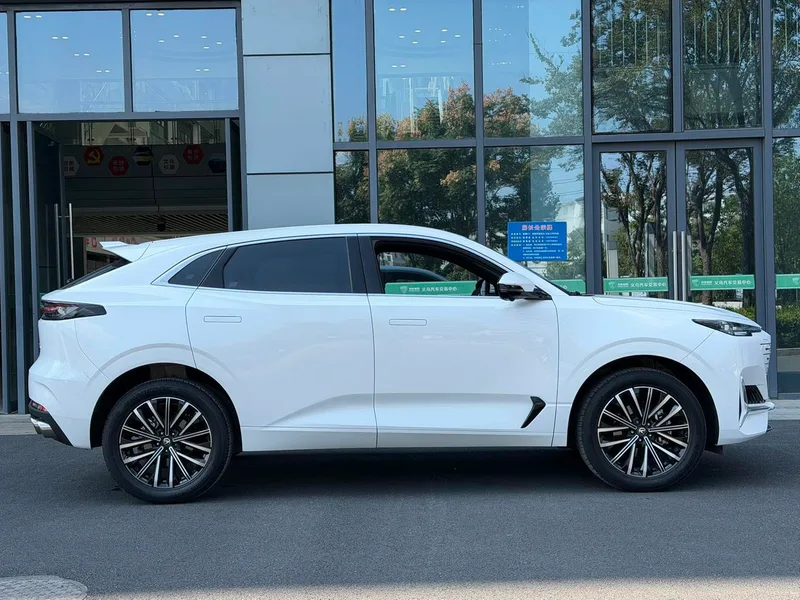 Changan UNI-K 2024 2.0T Yue Shang Type exterior photo 4 Changan UNI-K 2024 2.0T Yue Shang Type exterior photo 4