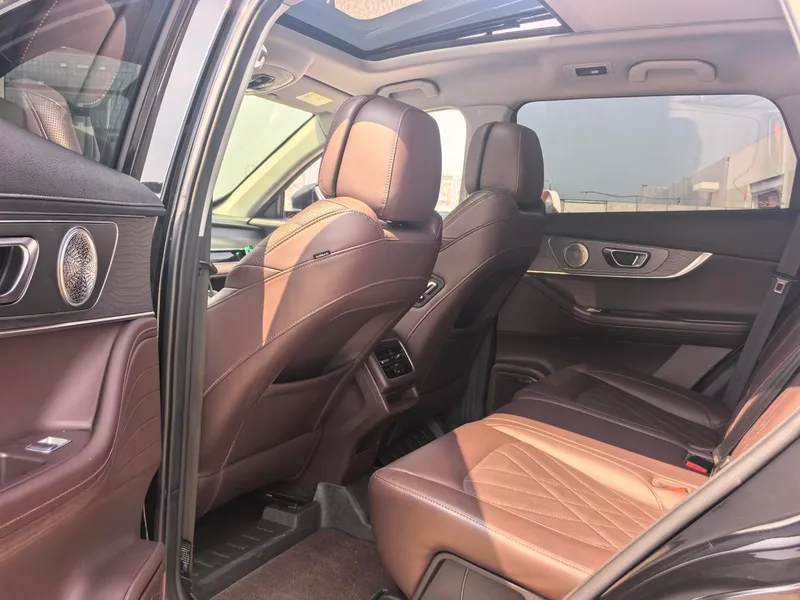 Chery Tiggo 8 Pro 2022 390T Versión vasta con tracción en dos ruedas 5 Asiento interior foto 6