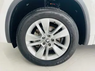 Skoda Kodiaq 2024 TSI330 5 Versión de fuerza de tracción en dos ruedas exterior foto 3 Skoda Kodiaq 2024 TSI330 5 Versión de fuerza de tracción en dos ruedas exterior foto 3