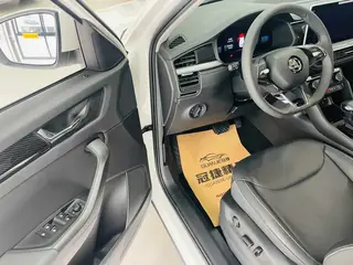 Skoda Kodiaq 2024 TSI330 5 Versión de fuerza de tracción en dos ruedas exterior foto 6 Skoda Kodiaq 2024 TSI330 5 Versión de fuerza de tracción en dos ruedas exterior foto 6