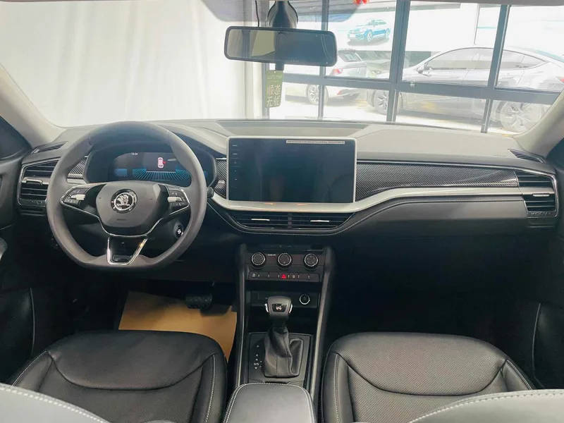 Skoda Kodiaq 2024 TSI330 5 Versión de fuerza de tracción en dos ruedas exterior foto 7 Skoda Kodiaq 2024 TSI330 5 Versión de fuerza de tracción en dos ruedas exterior foto 7