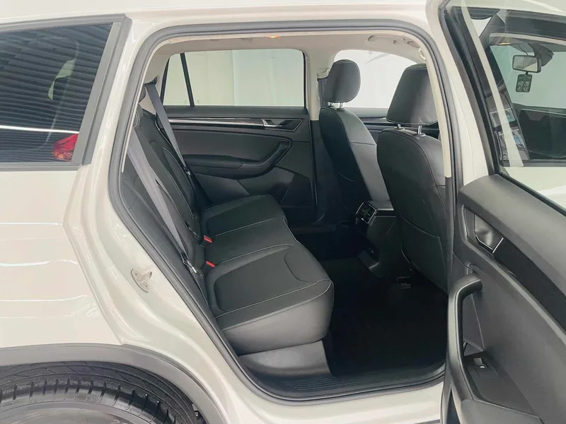 Skoda Kodiaq 2024 TSI330 5 Versión de fuerza de tracción en dos ruedas interior foto 11 Skoda Kodiaq 2024 TSI330 5 Versión de fuerza de tracción en dos ruedas interior foto 11