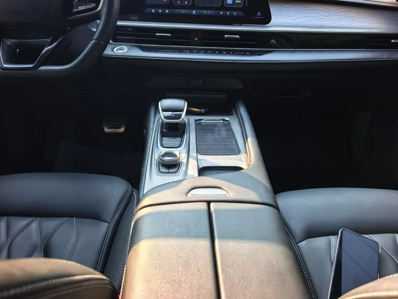 Chery Arrizo 8 2023 High-energy version 2.0T DCT Imperial interior photo 14 Chery Arrizo 8 2023 High-energy version 2.0T DCT Imperial interior photo 14