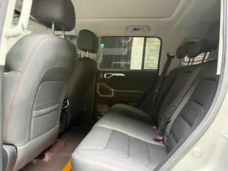Jetour T2 2023 2.0TD Four-wheel drive Conquer interior photo 9 Jetour T2 2023 2.0TD Four-wheel drive Conquer interior photo 9