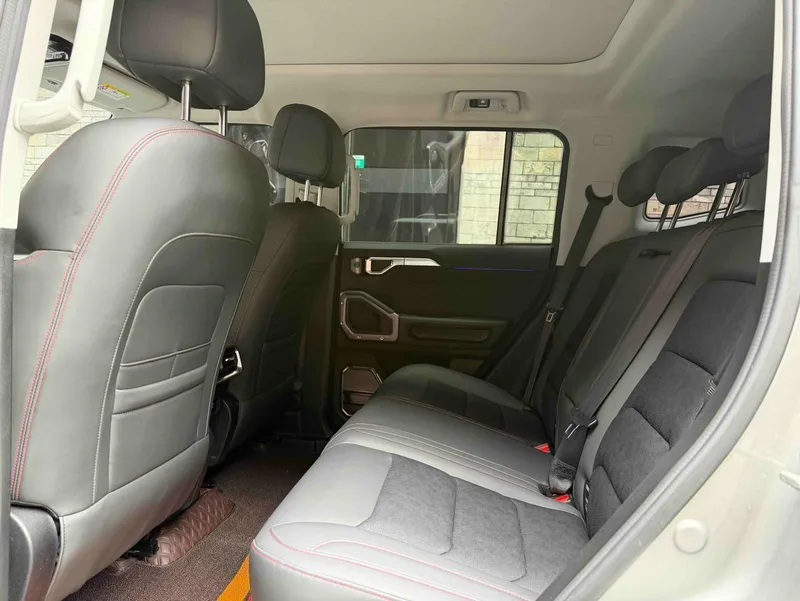 Jetour T2 2023 2.0TD Four-wheel drive Conquer interior photo 9 Jetour T2 2023 2.0TD Four-wheel drive Conquer interior photo 9