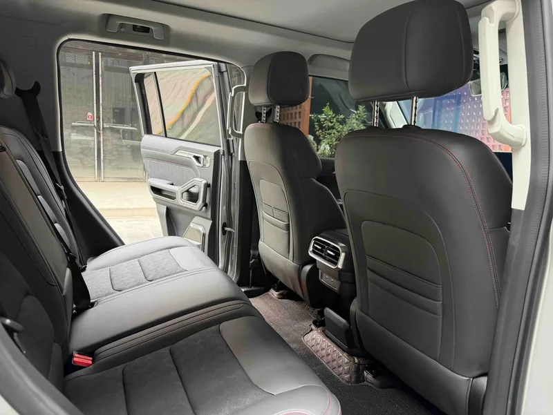 Jetour T2 2023 2.0TD Four-wheel drive Conquer interior photo 12 Jetour T2 2023 2.0TD Four-wheel drive Conquer interior photo 12