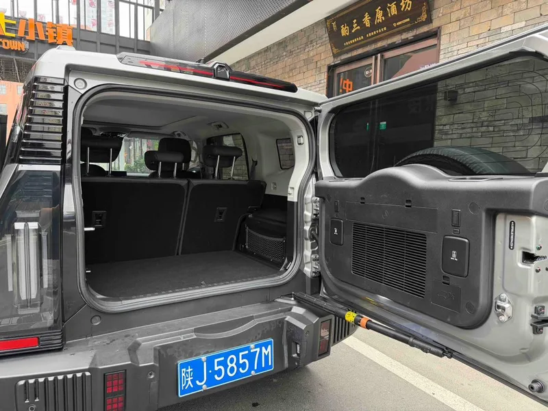 Jetour T2 2023 2.0TD Four-wheel drive Conquer interior photo 14 Jetour T2 2023 2.0TD Four-wheel drive Conquer interior photo 14