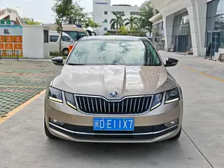 Skoda Octavia 2018 TSI280 DSG Luxury Edition interior photo 7 Skoda Octavia 2018 TSI280 DSG Luxury Edition interior photo 7