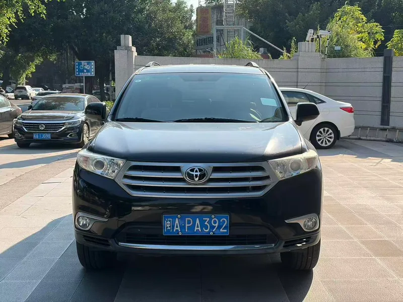 Toyota Highlander 2012 2.7L Two-wheel drive 7 Seat Elite Edition exterior photo 2