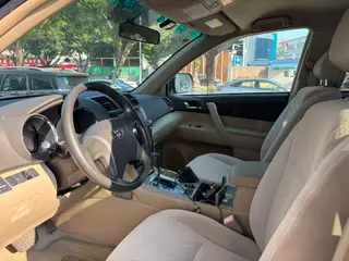 Toyota Highlander 2012 2.7L Two-wheel drive 7 Seat Elite Edition exterior photo 4
