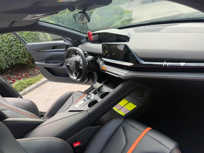 Changan UNI-V 2024 1.5T Premium Class interior photo 7 Changan UNI-V 2024 1.5T Premium Class interior photo 7