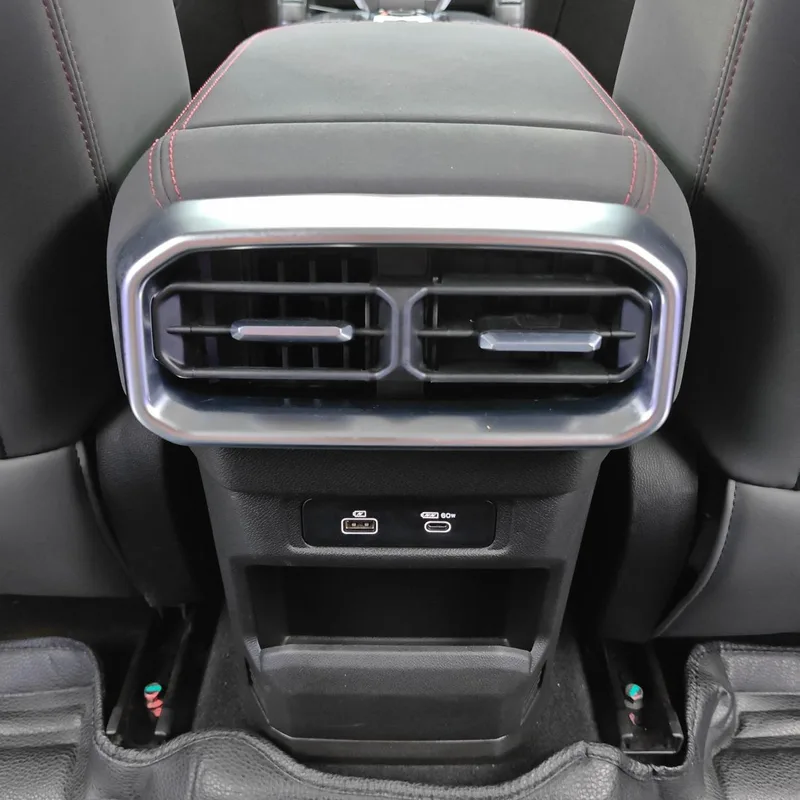 Jetour T2 2023 1.5TD Two-wheel drive Discover PRO interior photo 17 Jetour T2 2023 1.5TD Two-wheel drive Discover PRO interior photo 17