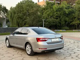 Skoda Superb 2017 TSI280 DSG Edición campeona interior foto 12 Skoda Superb 2017 TSI280 DSG Edición campeona interior foto 12