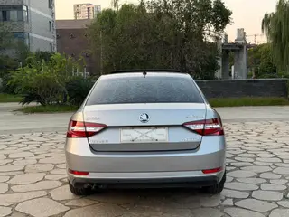 Skoda Superb 2017 TSI280 DSG Edición campeona interior foto 14 Skoda Superb 2017 TSI280 DSG Edición campeona interior foto 14