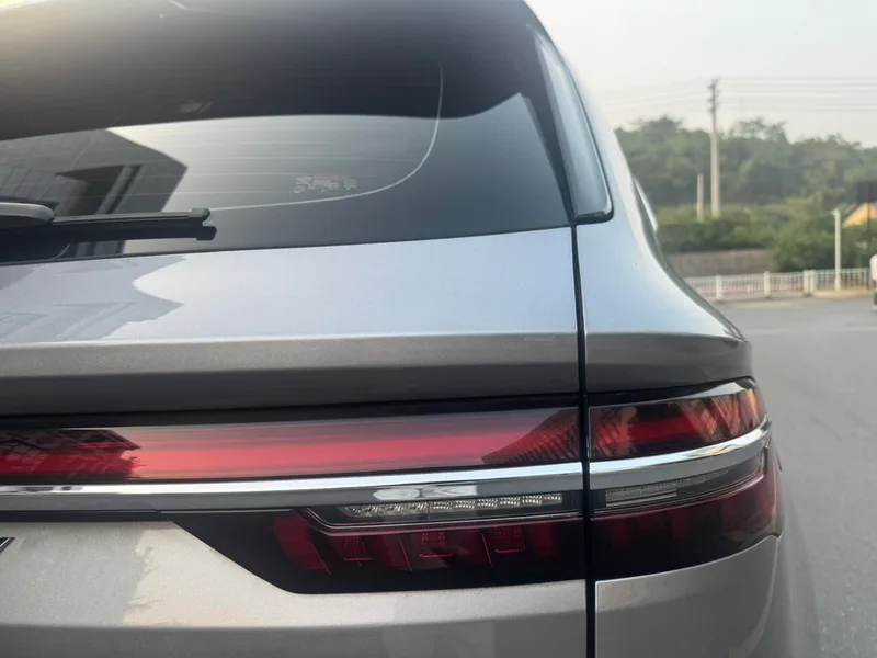 Geely Monjaro 2024 2.0TD Versión en la nube de tracción en dos ruedas automática de alta potencia exterior foto 6