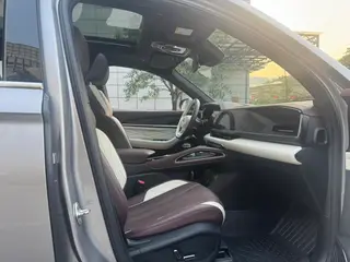 Geely Monjaro 2024 2.0TD Versión en la nube de tracción en dos ruedas automática de alta potencia interior foto 10