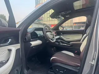 Geely Monjaro 2024 2.0TD Versión en la nube de tracción en dos ruedas automática de alta potencia interior foto 11
