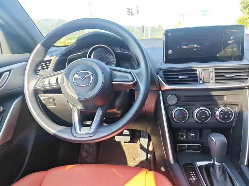 Mazda CX-4 2018 2.0L Automatic two-wheel drive blue sky exploration version Country VI interior photo 16
