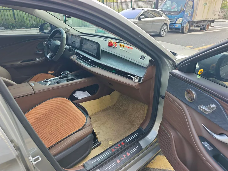 Chery Arrizo 8 2023 Version haute performance 2.0T DCT Impérial intérieur photo 9