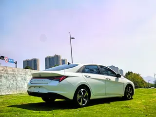Hyundai Elantra 2021 1.5L CVT LUX Premium Edition exterior photo 5 Hyundai Elantra 2021 1.5L CVT LUX Premium Edition exterior photo 5