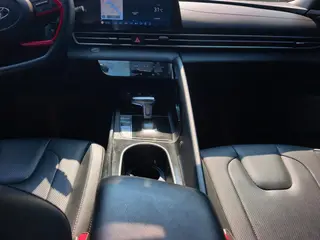 Hyundai Elantra 2021 1.5L CVT LUX Premium Edition interior photo 13 Hyundai Elantra 2021 1.5L CVT LUX Premium Edition interior photo 13