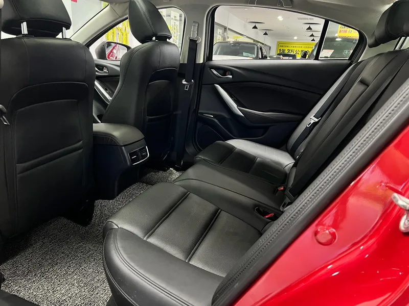 Mazda Atenza 2017 2.0L Blue Sky Deluxe Edition interior photo 16 Mazda Atenza 2017 2.0L Blue Sky Deluxe Edition interior photo 16