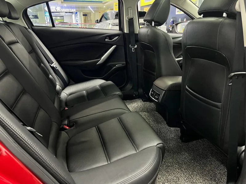 Mazda Atenza 2017 2.0L Blue Sky Deluxe Edition interior photo 17 Mazda Atenza 2017 2.0L Blue Sky Deluxe Edition interior photo 17