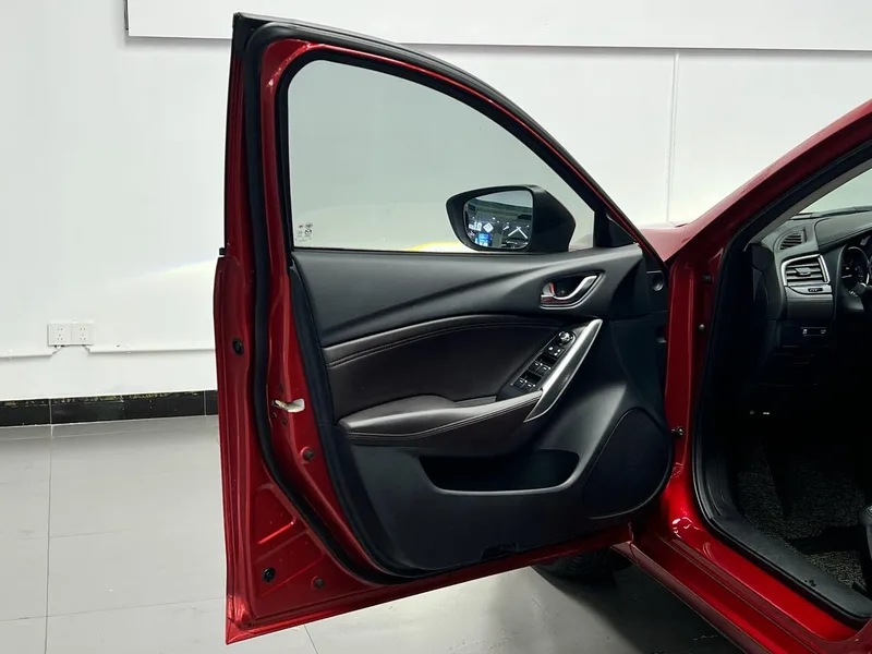 Mazda Atenza 2017 2.0L Blue Sky Deluxe Edition interior photo 18 Mazda Atenza 2017 2.0L Blue Sky Deluxe Edition interior photo 18