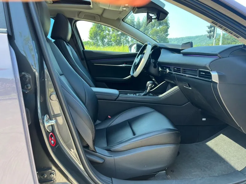 Mazda Mazda3 Axela 2021 2.0L Automatic quality dazzle version interior photo 10 Mazda Mazda3 Axela 2021 2.0L Automatic quality dazzle version interior photo 10