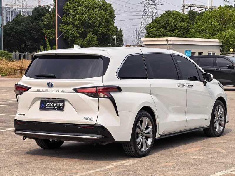 Toyota Sienna 2023 Doble motor 2.5L Versión de lujo exterior foto 5 Toyota Sienna 2023 Doble motor 2.5L Versión de lujo exterior foto 5