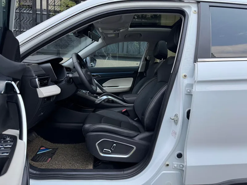 Geely Boyue 2022 Boyue X 1.8TD DCT Smart exterior photo 4 Geely Boyue 2022 Boyue X 1.8TD DCT Smart exterior photo 4
