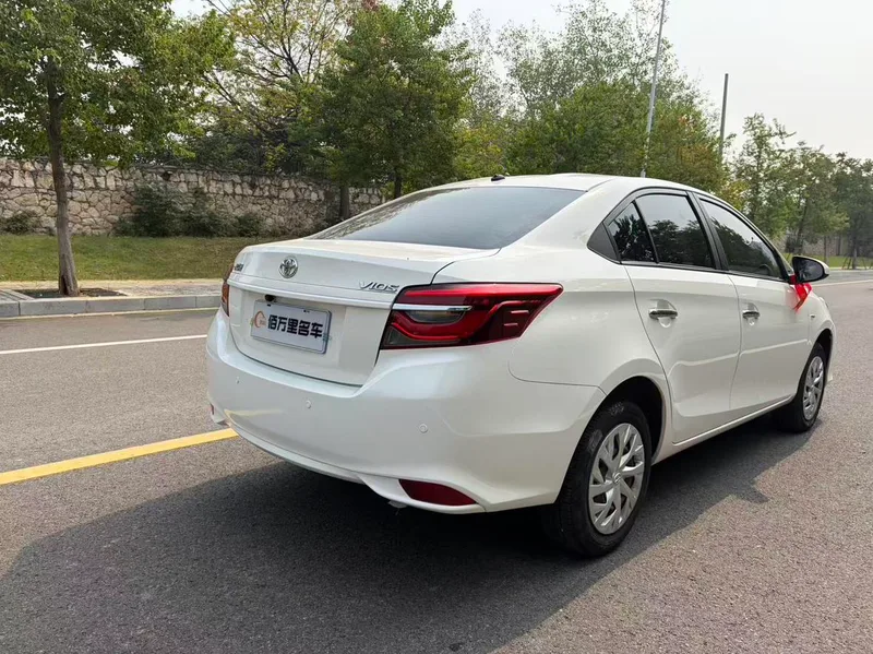Toyota Vios 2022 1.5L CVT Création CARE Version extérieur photo 10 Toyota Vios 2022 1.5L CVT Création CARE Version extérieur photo 10