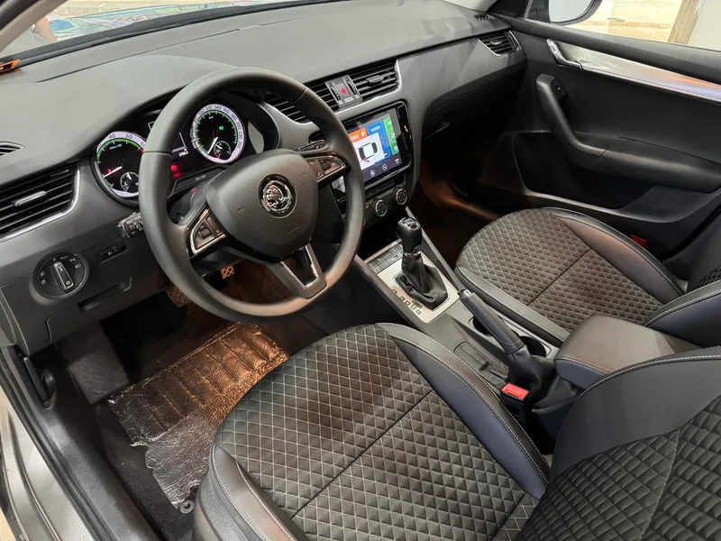 Skoda Octavia 2019 TSI230 DSG Edición Zhixing Deluxe País V exterior foto 6 Skoda Octavia 2019 TSI230 DSG Edición Zhixing Deluxe País V exterior foto 6