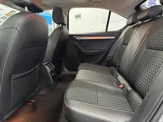 Skoda Octavia 2019 TSI230 DSG Edición Zhixing Deluxe País V exterior foto 8 Skoda Octavia 2019 TSI230 DSG Edición Zhixing Deluxe País V exterior foto 8