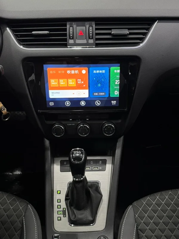 Skoda Octavia 2019 TSI230 DSG Edición Zhixing Deluxe País V interior foto 16 Skoda Octavia 2019 TSI230 DSG Edición Zhixing Deluxe País V interior foto 16