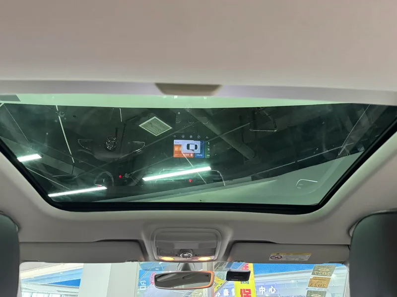 Skoda Octavia 2019 TSI230 DSG Edición Zhixing Deluxe País V interior foto 18 Skoda Octavia 2019 TSI230 DSG Edición Zhixing Deluxe País V interior foto 18