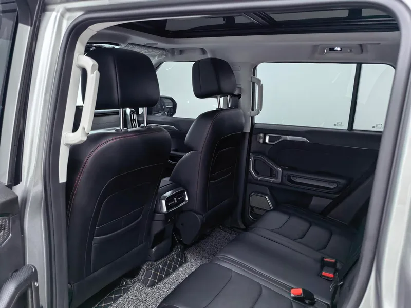 Jetour T2 2025 Versión extendida 2.0TD XWD 7 Conquista+ interior foto 14 Jetour T2 2025 Versión extendida 2.0TD XWD 7 Conquista+ interior foto 14
