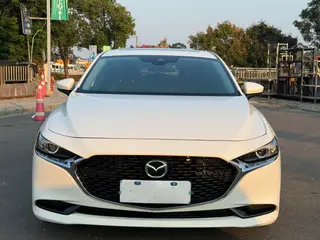 Mazda Mazda3 Axela 2022 2.0L Auto Quality Edition exterior photo 2