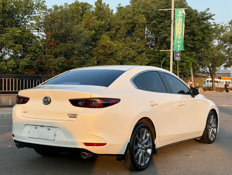 Mazda Mazda3 Axela 2022 2.0L Auto Quality Edition exterior photo 4