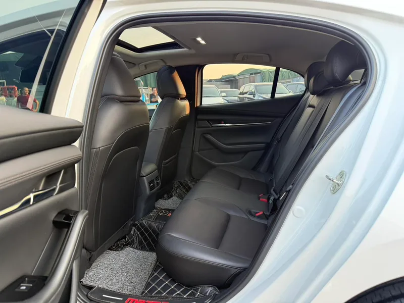 Mazda Mazda3 Axela 2022 2.0L Auto Quality Edition exterior photo 6