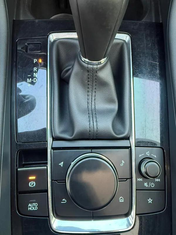 Mazda Mazda3 Axela 2022 2.0L Auto Quality Edition interior photo 12