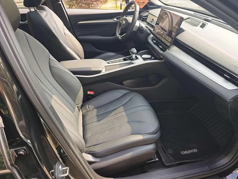 Geely Preface 2025 1.5T Oriente Yao Edición Kunlun exterior foto 6 Geely Preface 2025 1.5T Oriente Yao Edición Kunlun exterior foto 6