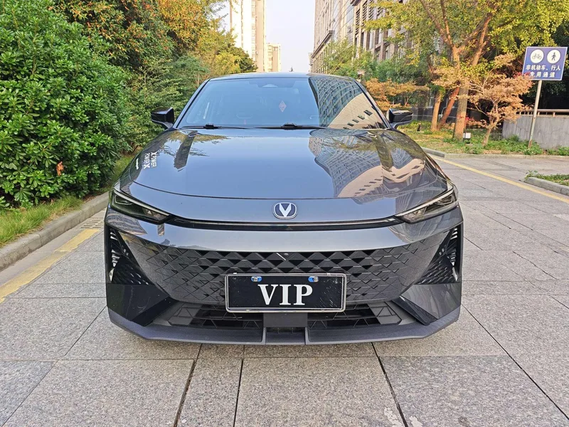 Changan UNI-V 2024 1.5T Finition premium extérieur photo 2