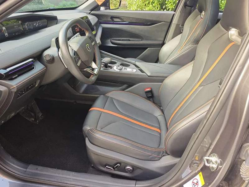 Changan UNI-V 2024 1.5T Finition premium extérieur photo 5
