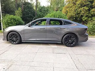 Changan UNI-V 2024 1.5T Finition premium intérieur photo 13
