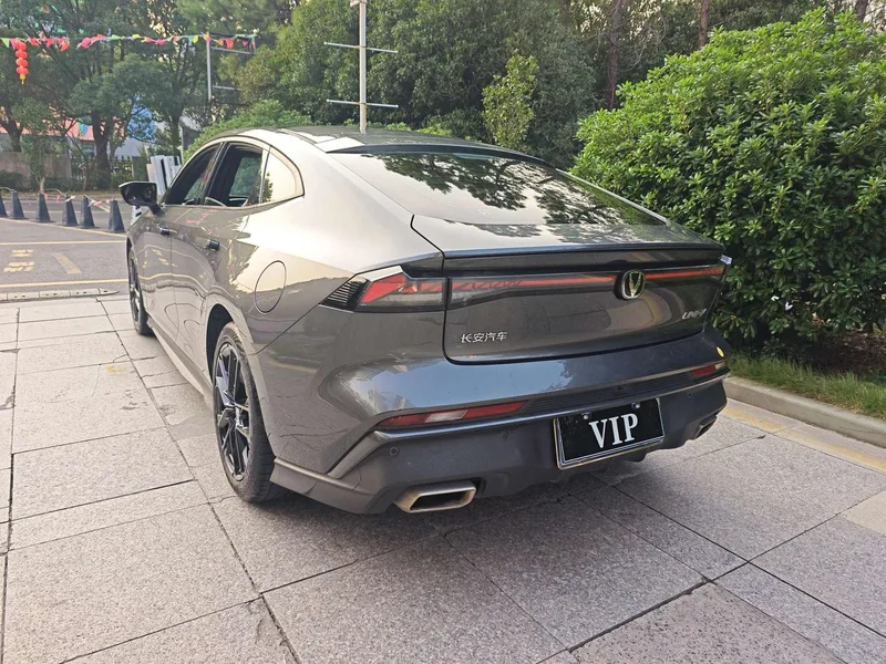 Changan UNI-V 2024 1.5T Finition premium intérieur photo 16