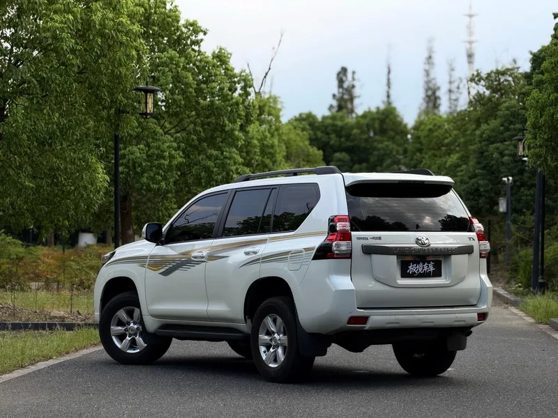 Toyota Prado 2016 2.7L Автоматическая стандартная версия экстерьер фото 4