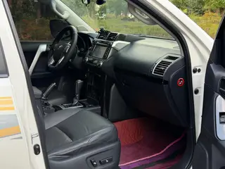 Toyota Prado 2016 2.7L Автоматическая стандартная версия интерьер фото 11