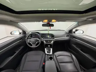 Hyundai Elantra Lingdong 2016 1.6L Auto Zhixuan Type d'élite intérieur photo 8