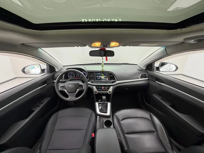 Hyundai Elantra Lingdong 2016 1.6L Auto Zhixuan Type d'élite intérieur photo 8
